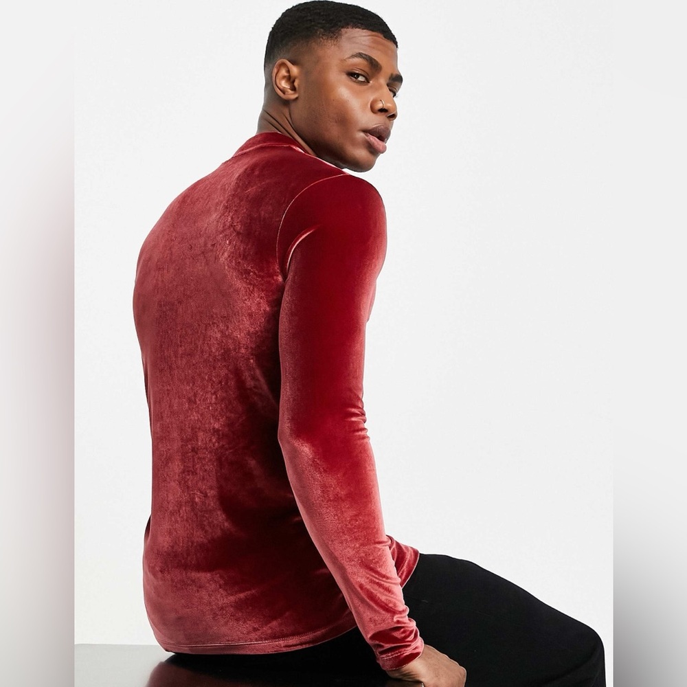 ASOS DESIGN muscle long sleeve t-shirt in burgundy velour with turtleneck - Picture 10 of 16